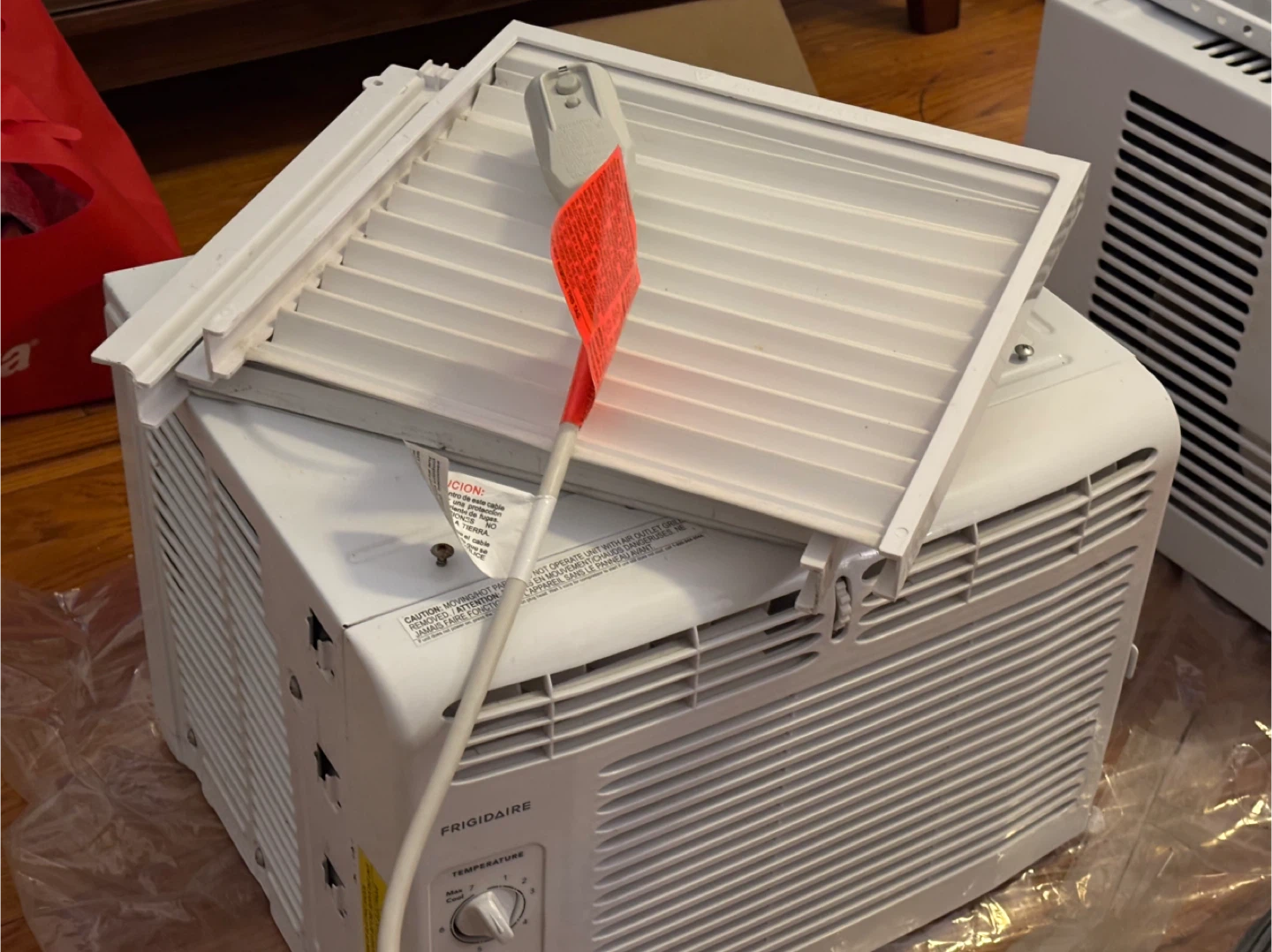 Frigidaire Window Air Conditioner - photo 3