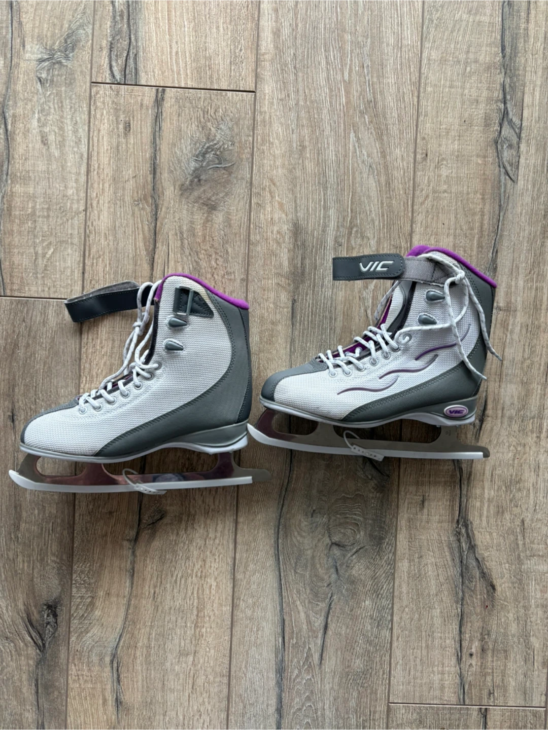 VIC Ice Skates - US Size 5