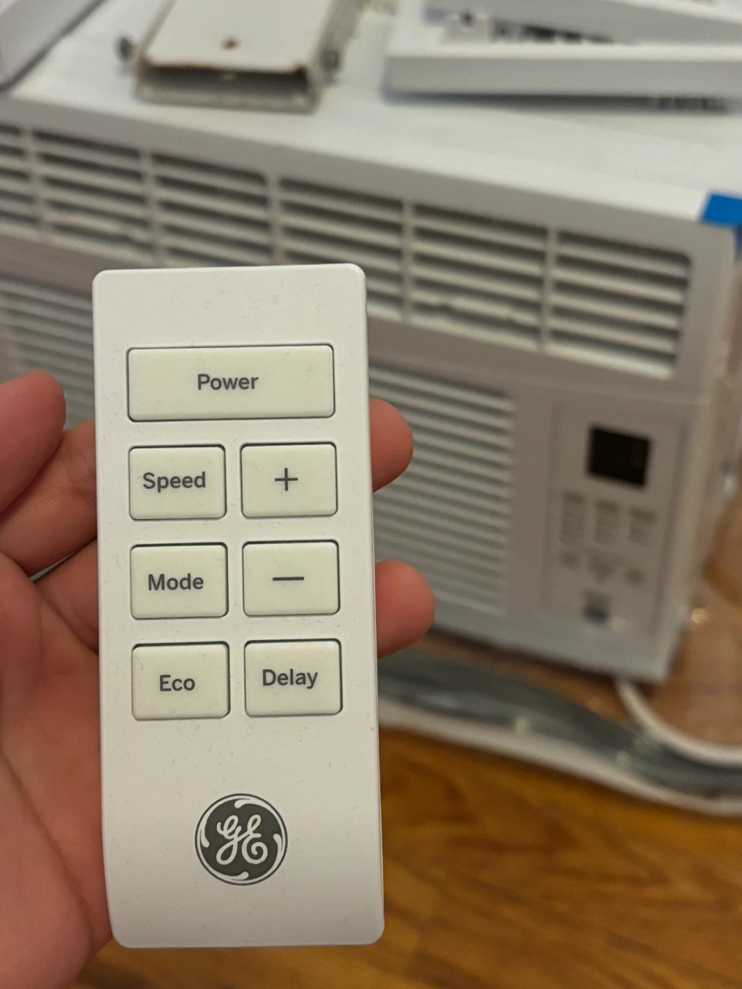 GE Window Air Conditioner with Remote - photo 3