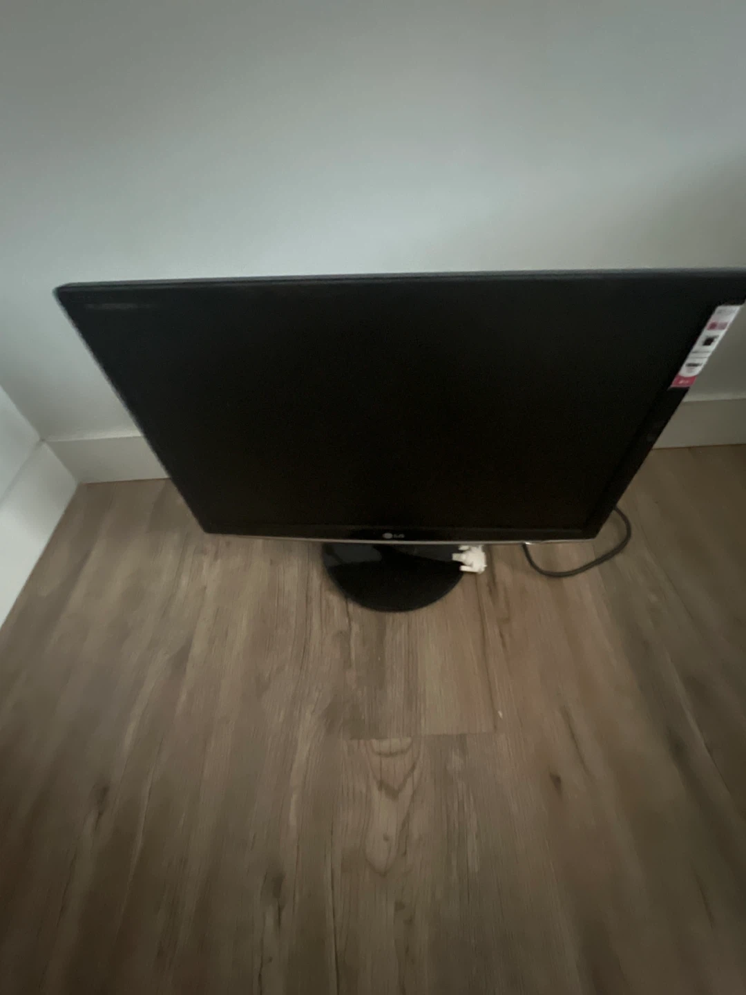 LG Monitor - photo 2