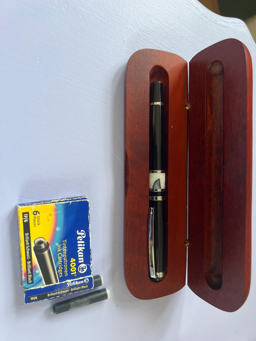 Pelikan 4001 Brilliant Black Fountain Pen with Box - photo 3