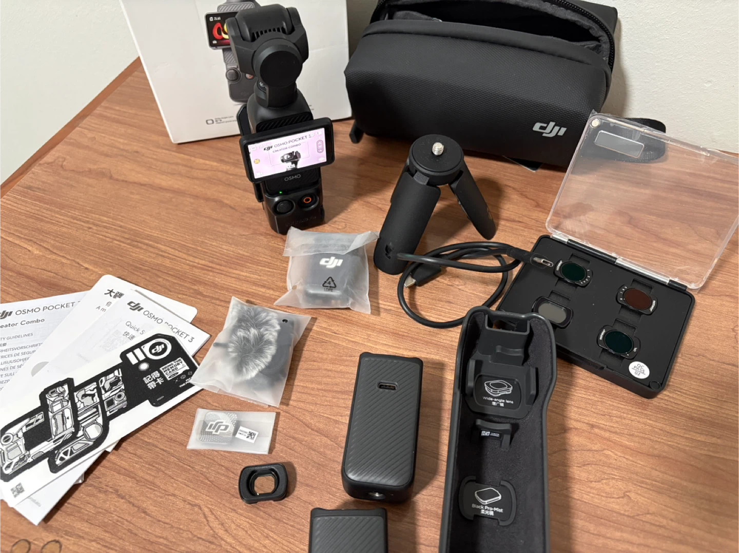 DJI Osmo Pocket 3 Creator Combo - photo 3