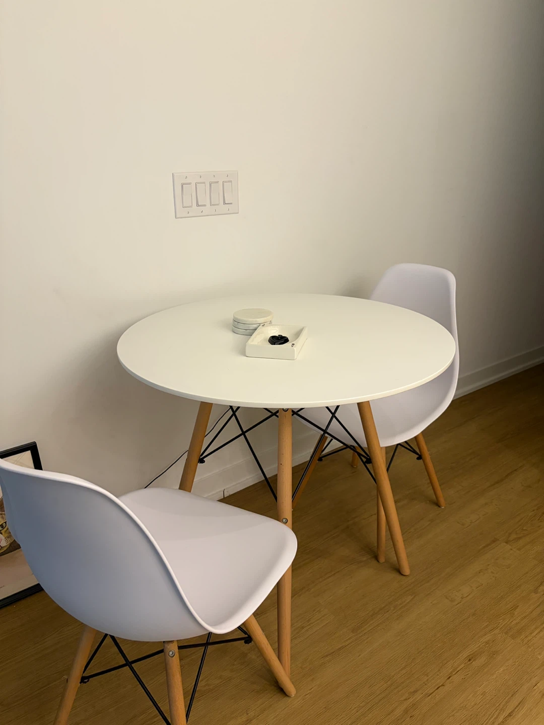 Round White Dining Table with Chair - photo 3