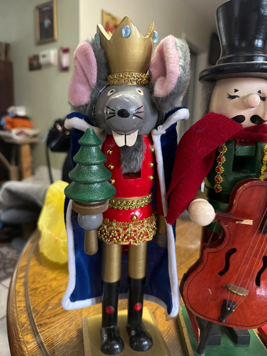 Nutcracker Figurines - Set of Three - photo 2