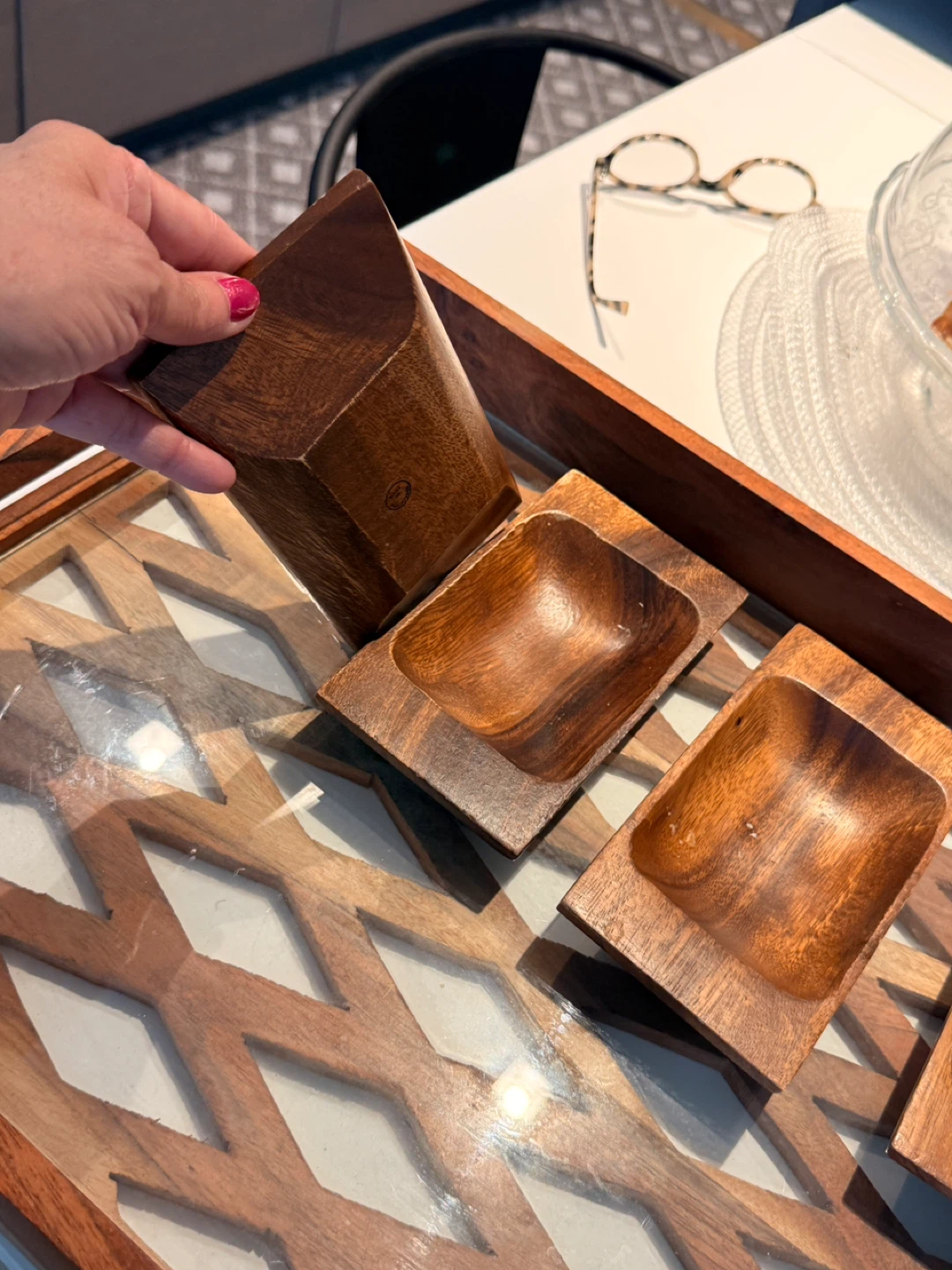 Wood cheese board with 4 Small Bowls - photo 3