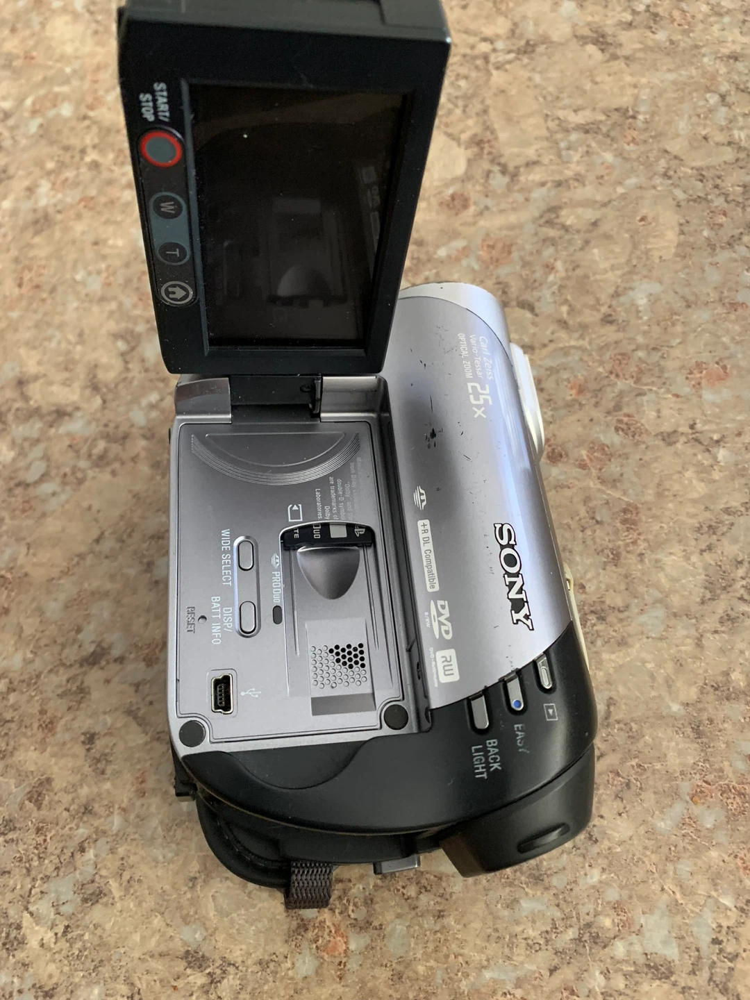 Sony DCR-DVD308 Handycam Camcorder - photo 2
