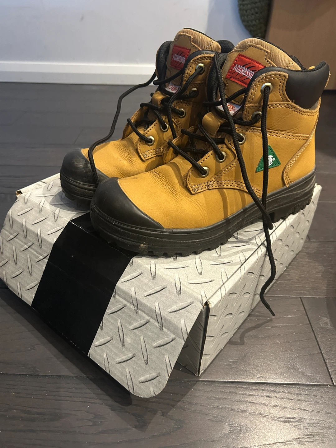 Aggressor Dakota Work Boots - Size 8.5