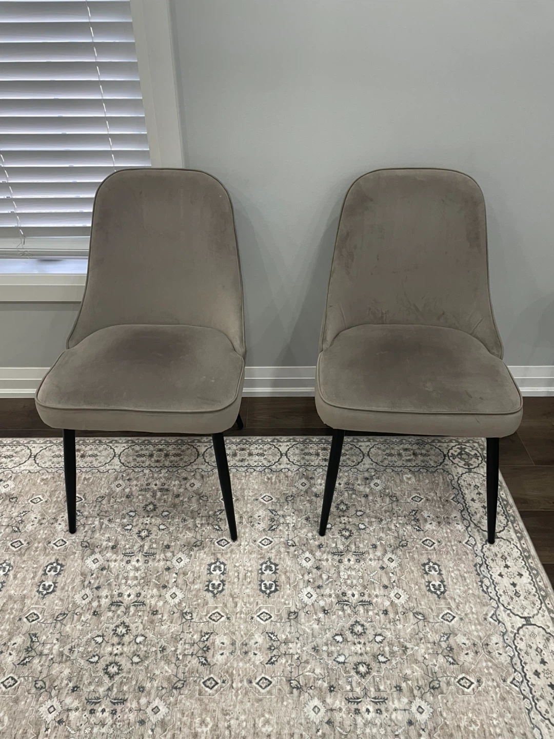 Set of 2 Beige Velvet Dining Chairs - photo 2