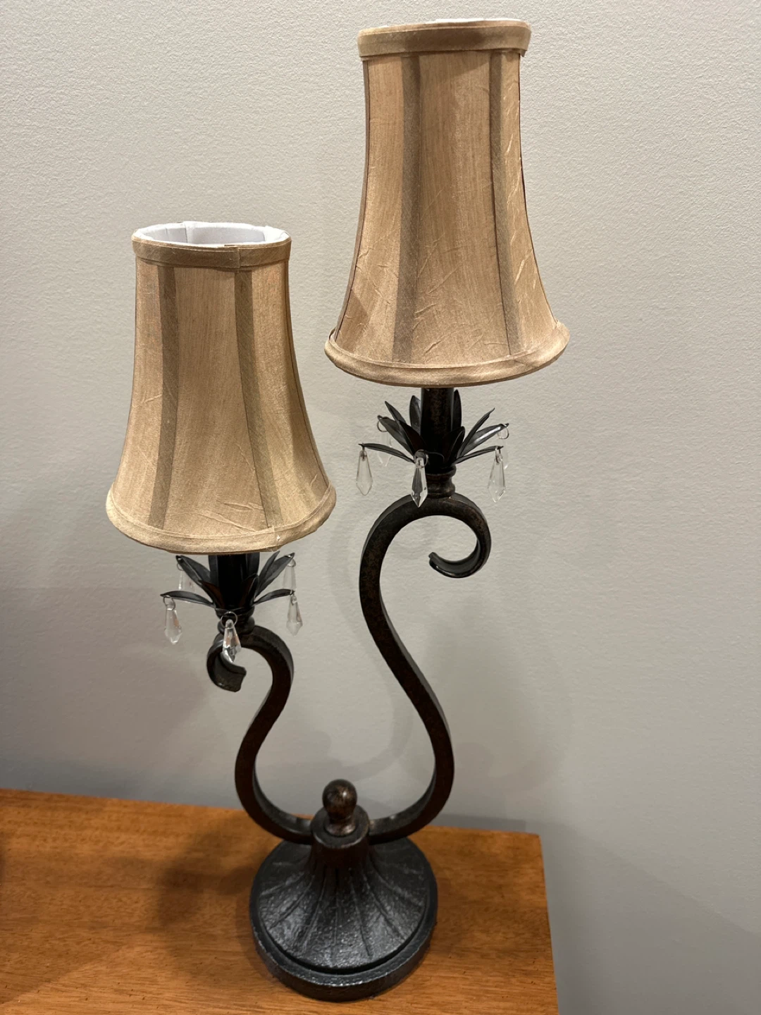 Table Lamp with Crystal Accents - photo 2
