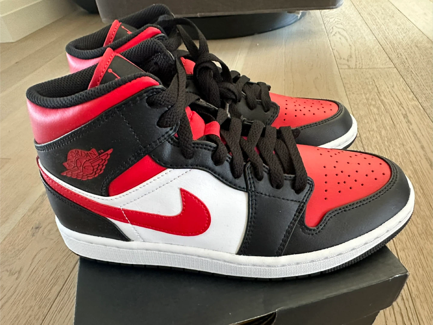 new men’s size 8 Nike Jordan high tops - photo 4