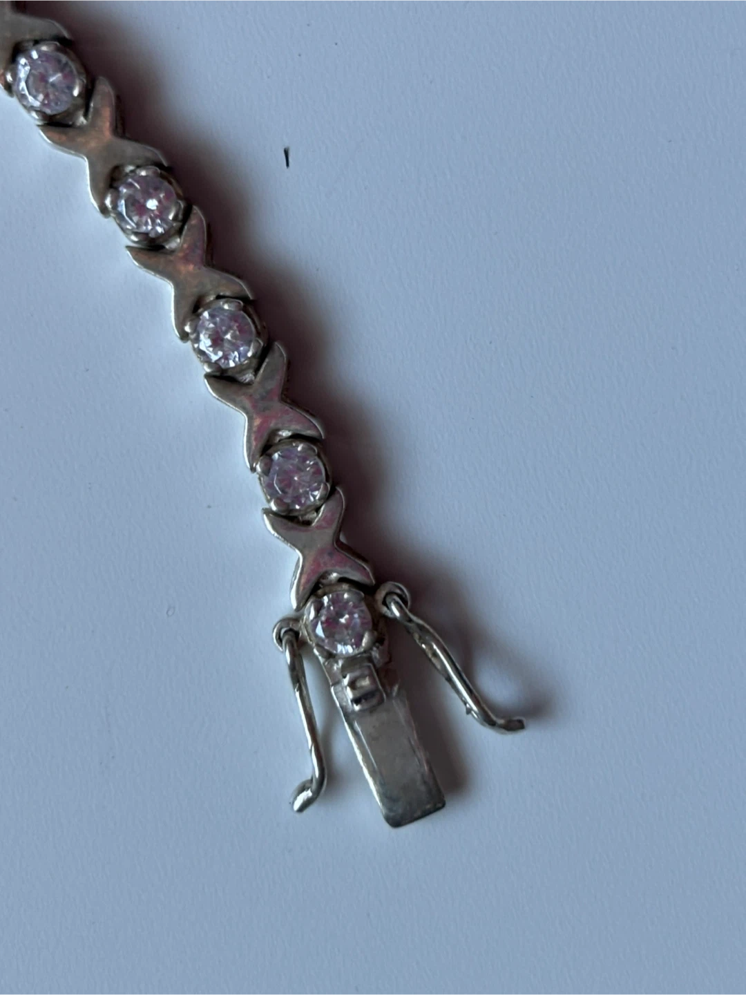 Silver Tone 'XOXO' Bracelet - 7.5 Inches