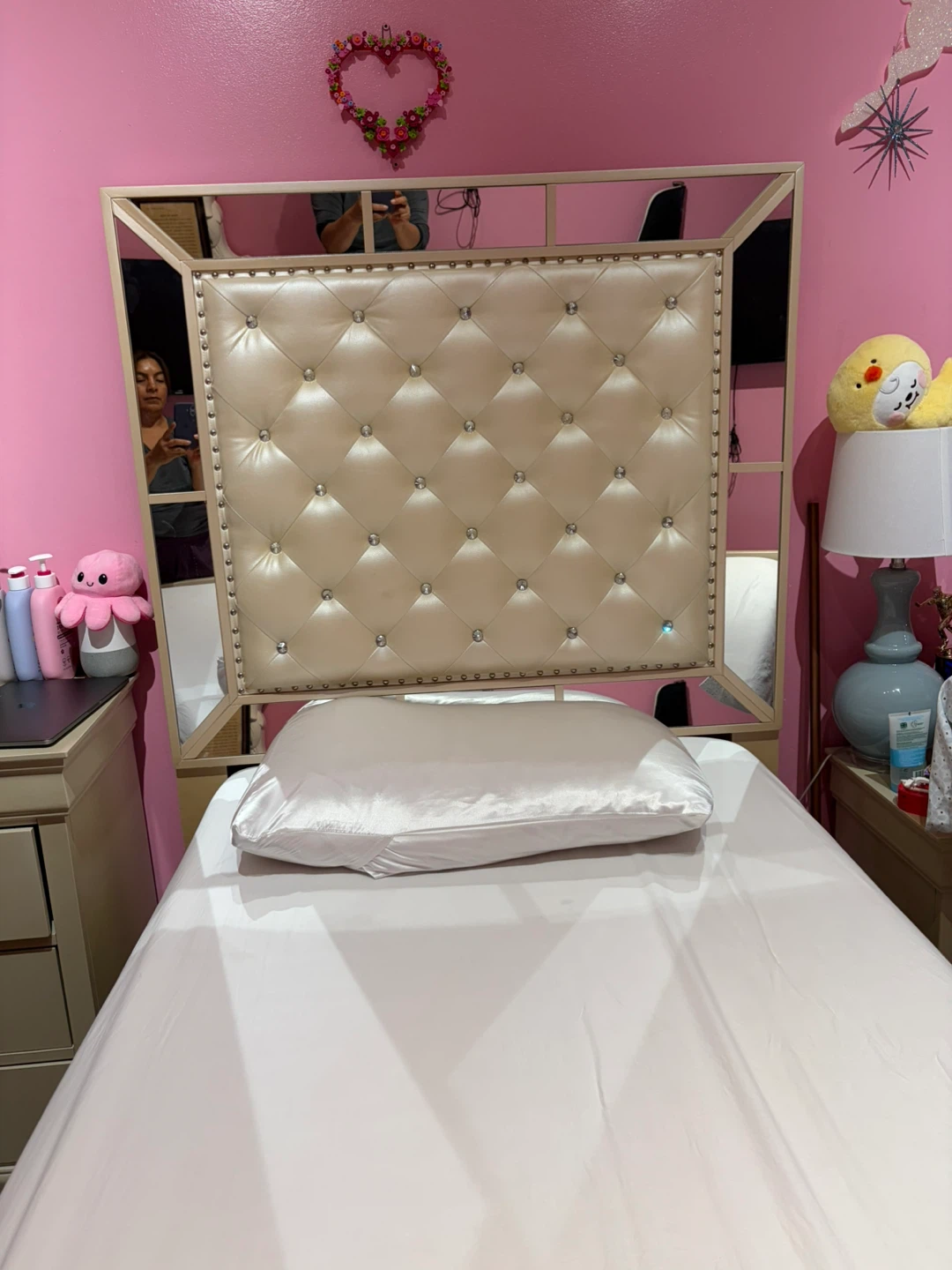 Beautiful twin Bed for sale looks new with Mirrored Accents - photo 2