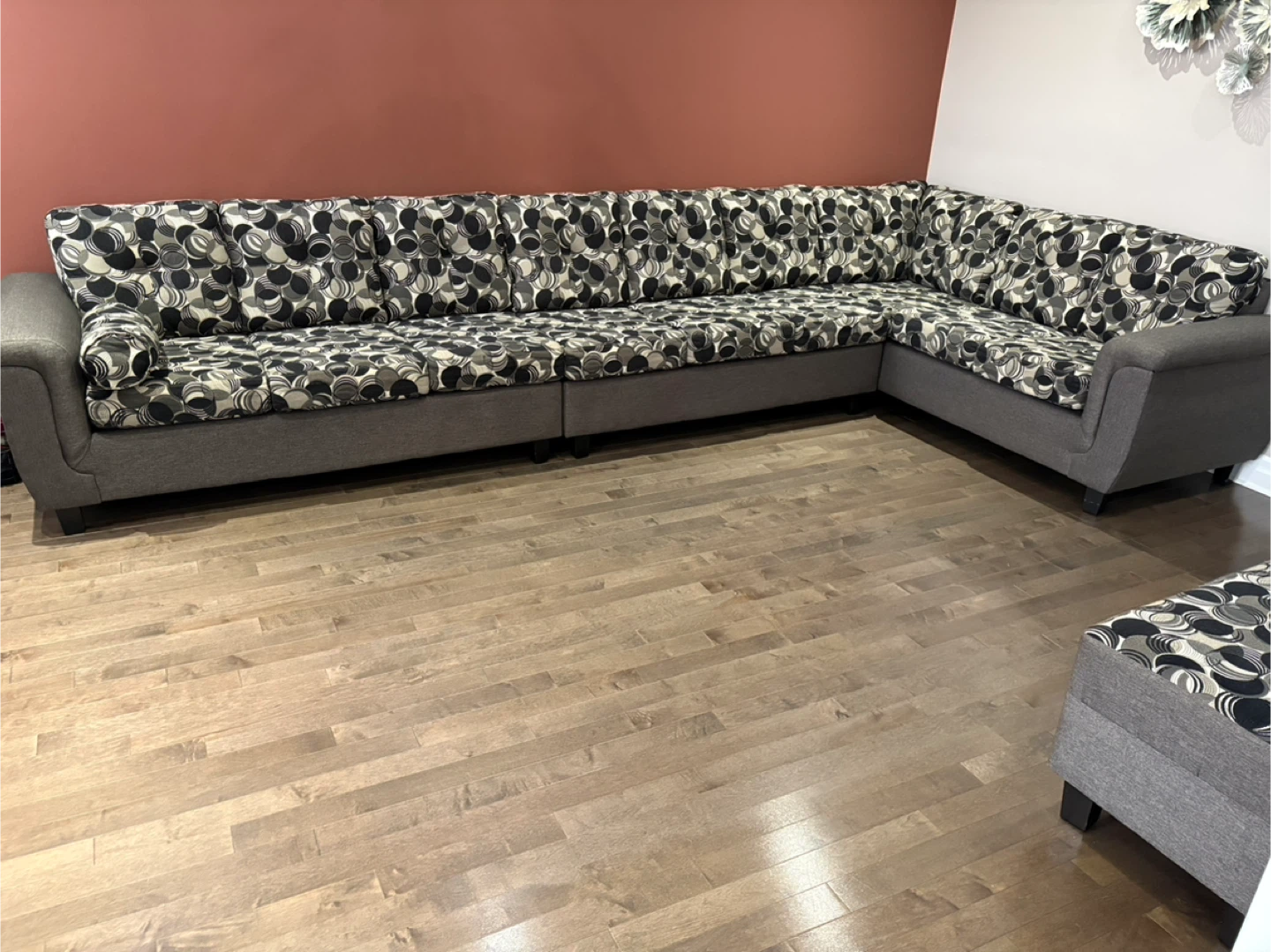 Sectional Sofa - Grey & Patterned - photo 4
