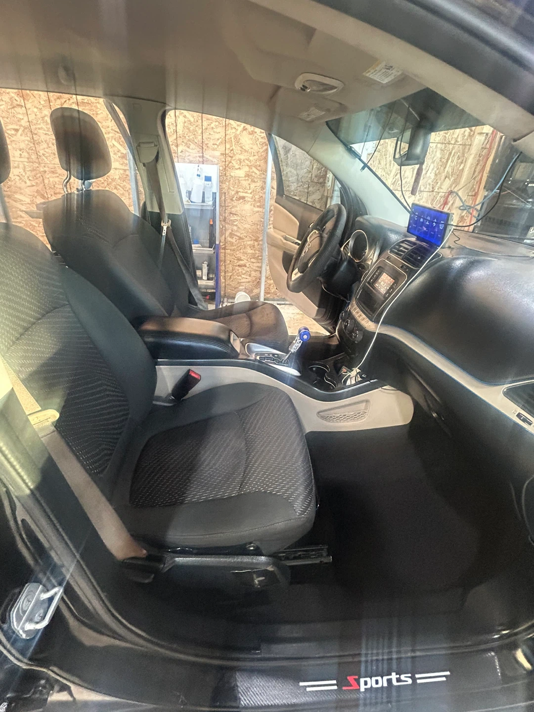 2014 Dodge Journey FWD 2.4 perfect for family or first car - photo 5