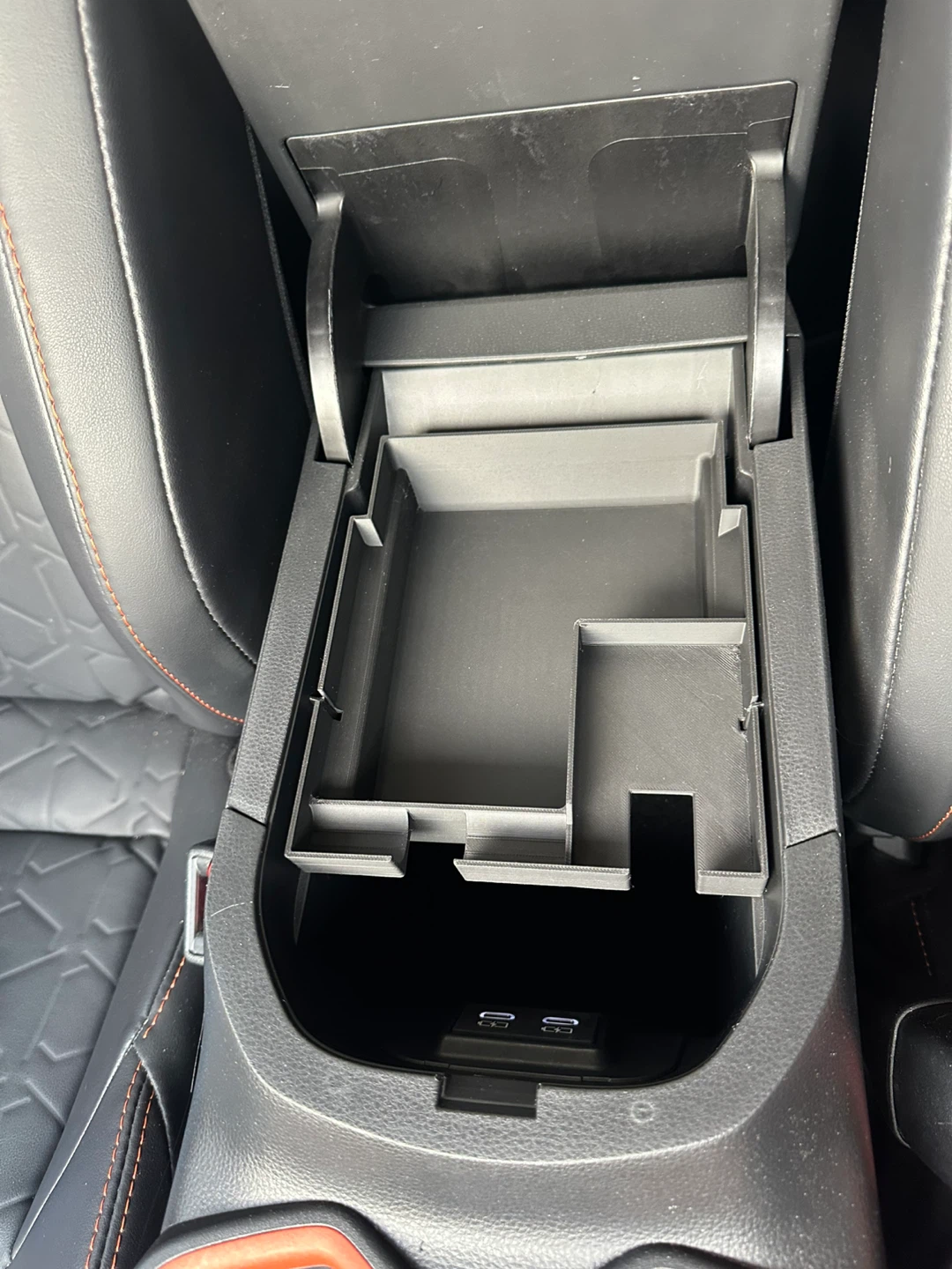 RAV4 centre console tray - photo 2