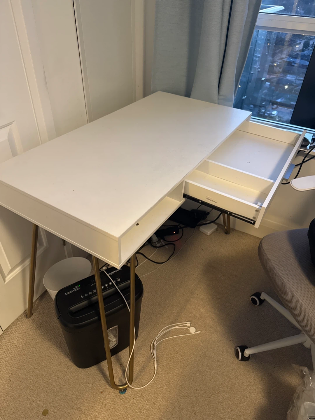 White & Gold Accent Desk - photo 2
