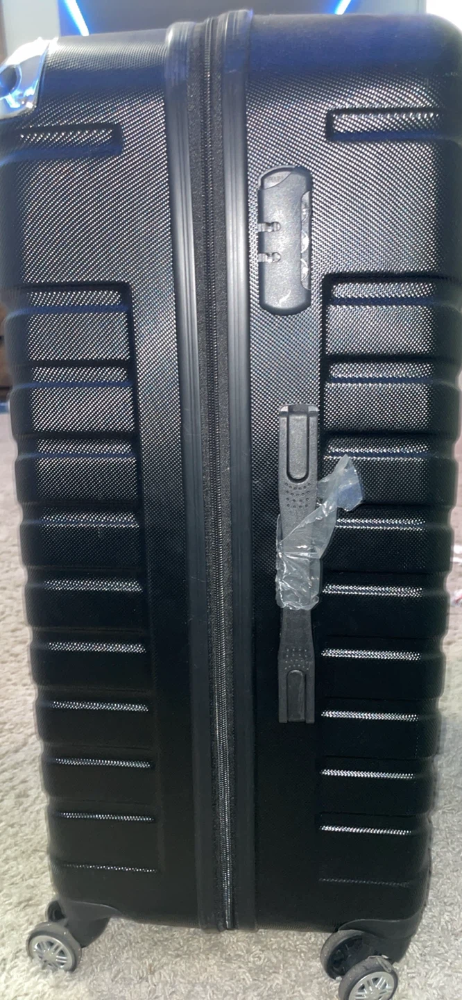 Adventur-Iti Black Hardside Spinner Suitcase - New!