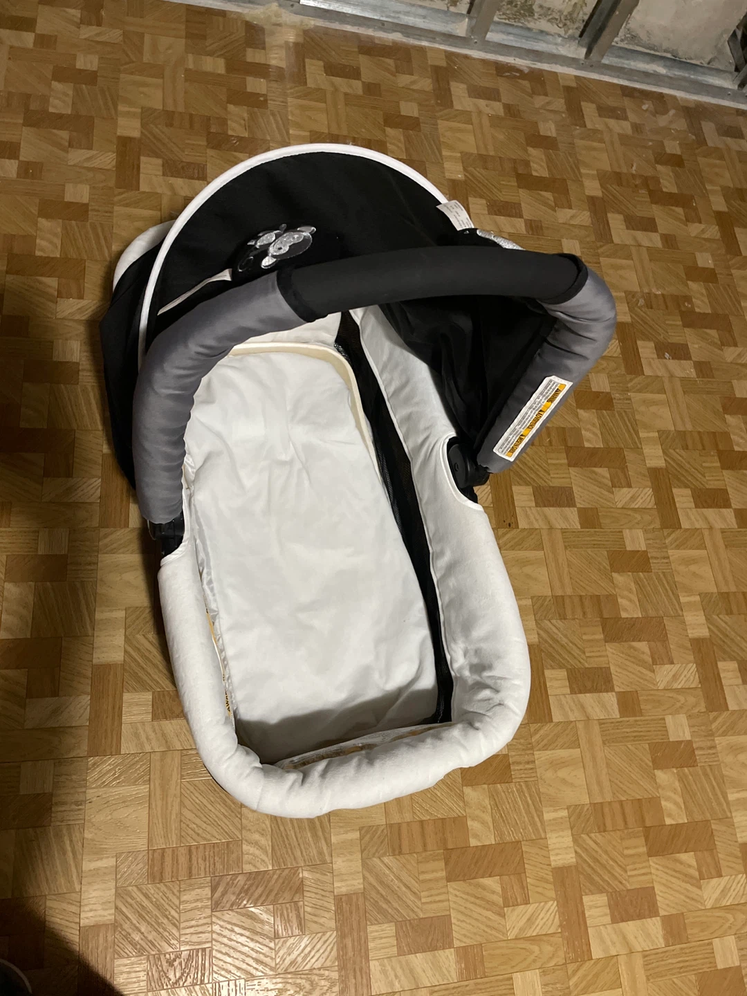Baby Bassinet - Black & White