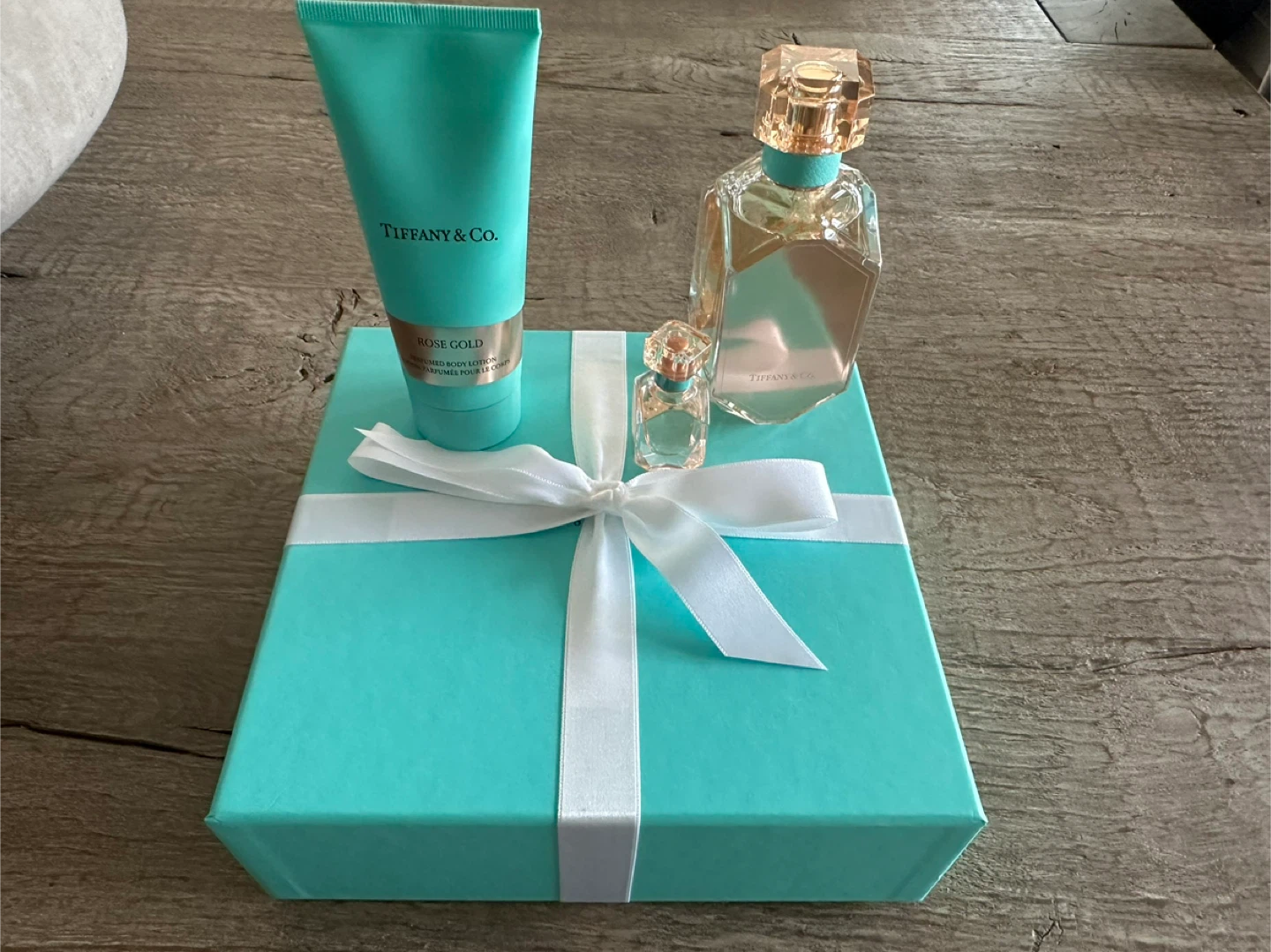 Tiffany & Co Rose Gold woman’s perfume set NEW