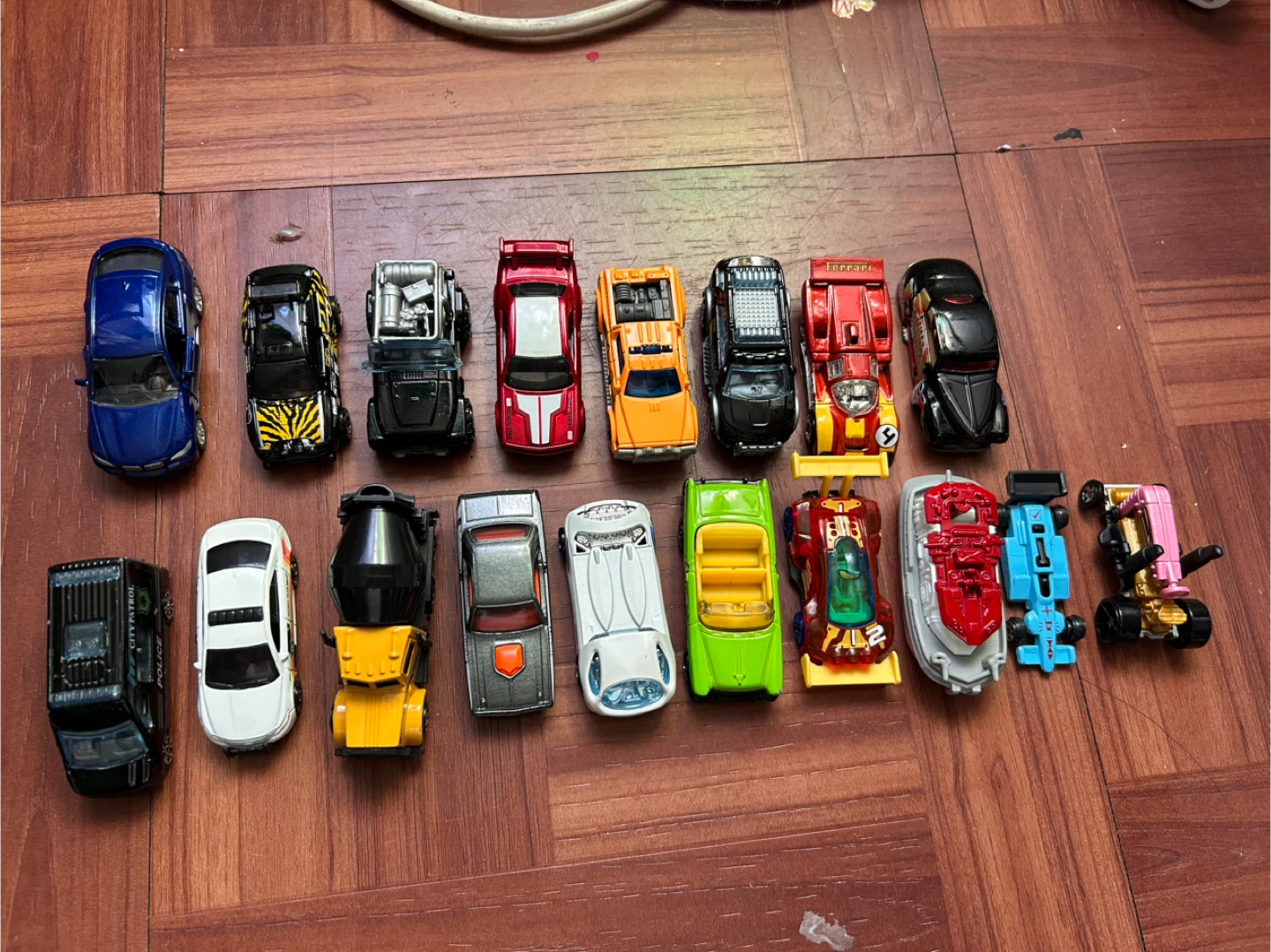 18 metal cars 🥕