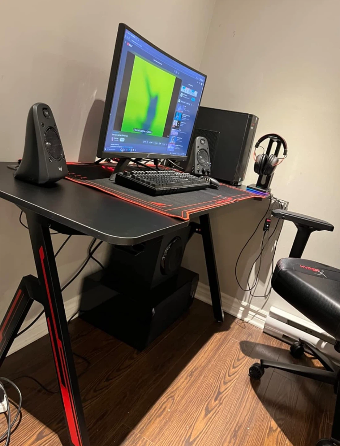 gaming desk - photo 2