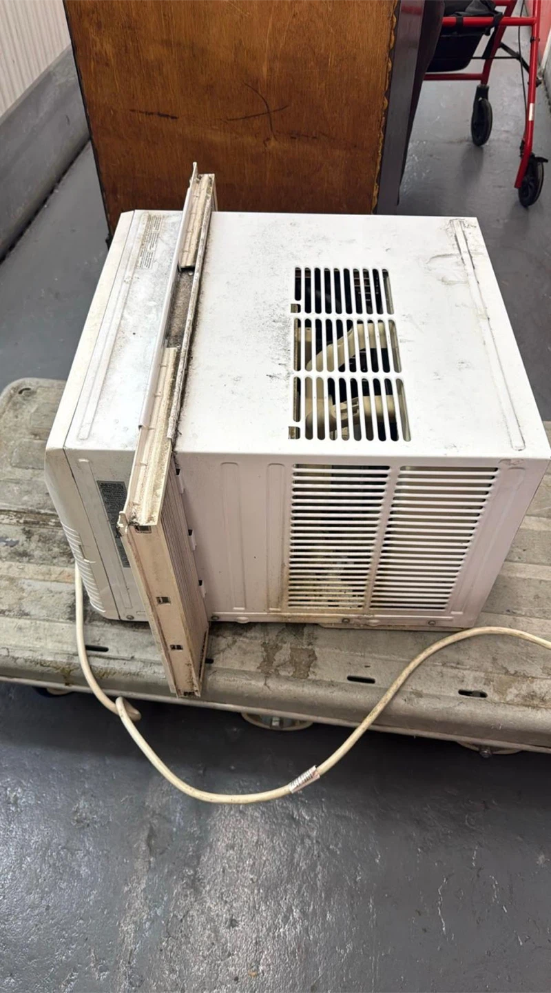 Frigidaire Window Air Conditioner - photo 3