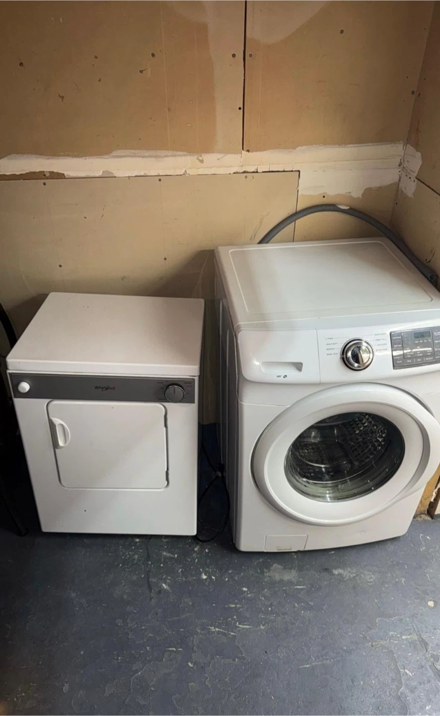 Whirlpool Washing Machine and Dryer Set