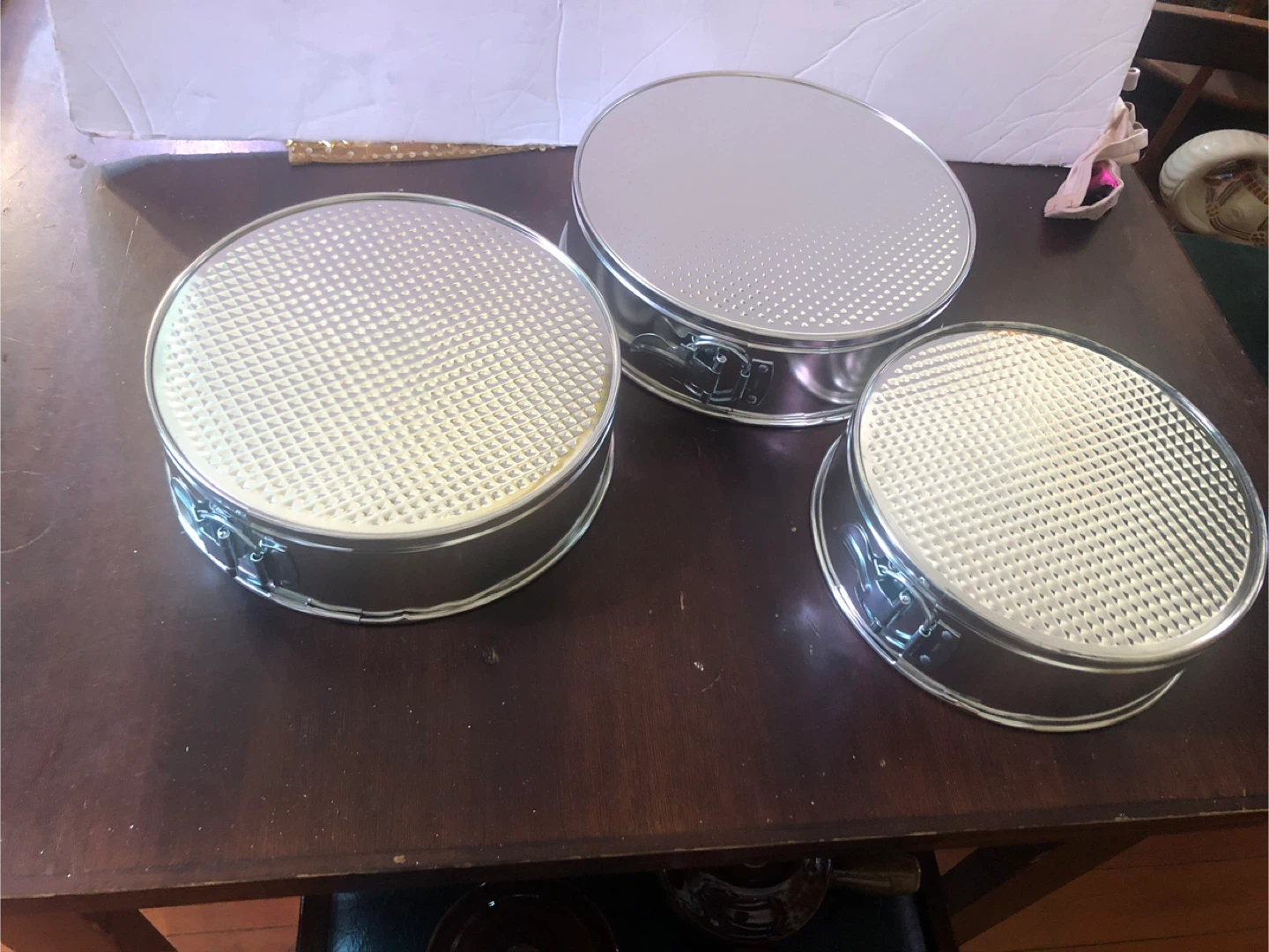 3 Piece. Springform Pan Set. New in Box. - photo 3