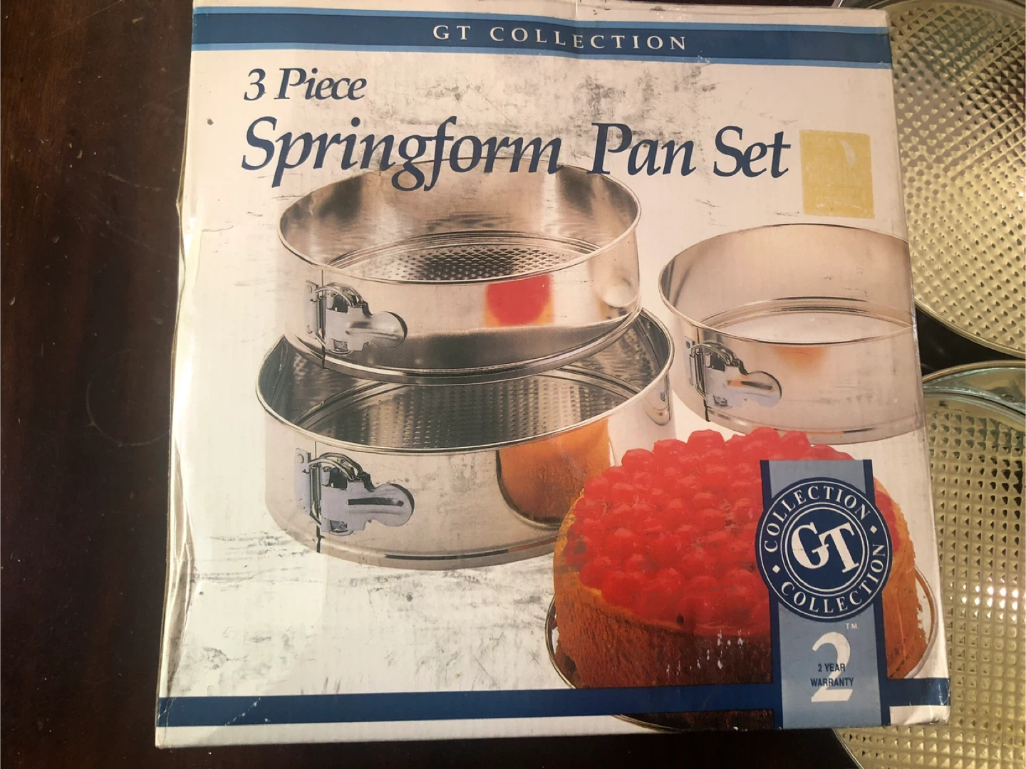 3 Piece. Springform Pan Set. New in Box. - photo 2