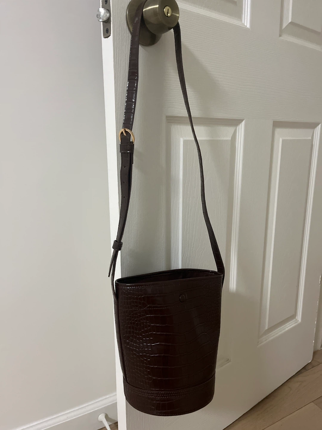 J.Crew Brown Crocodile Embossed Bucket Bag - photo 2