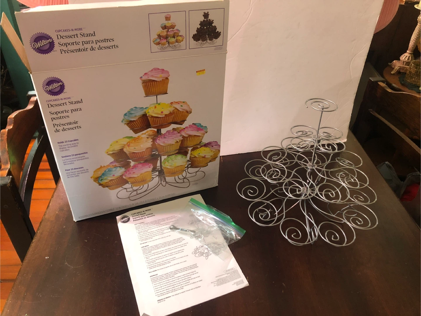 Cupcake Holder. In Box. 23 Cupcakes.