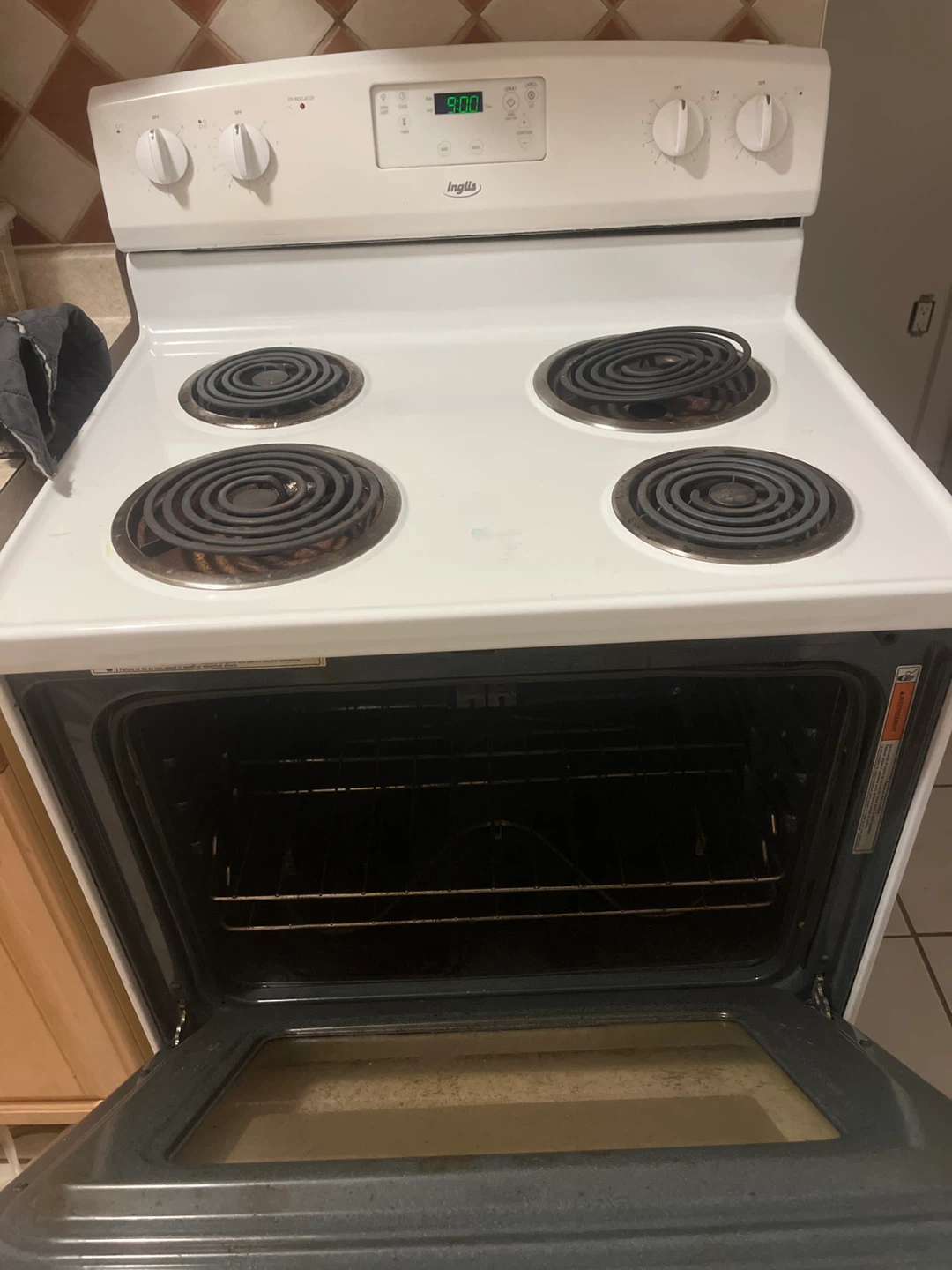 Inglis White Electric Stove - photo 2