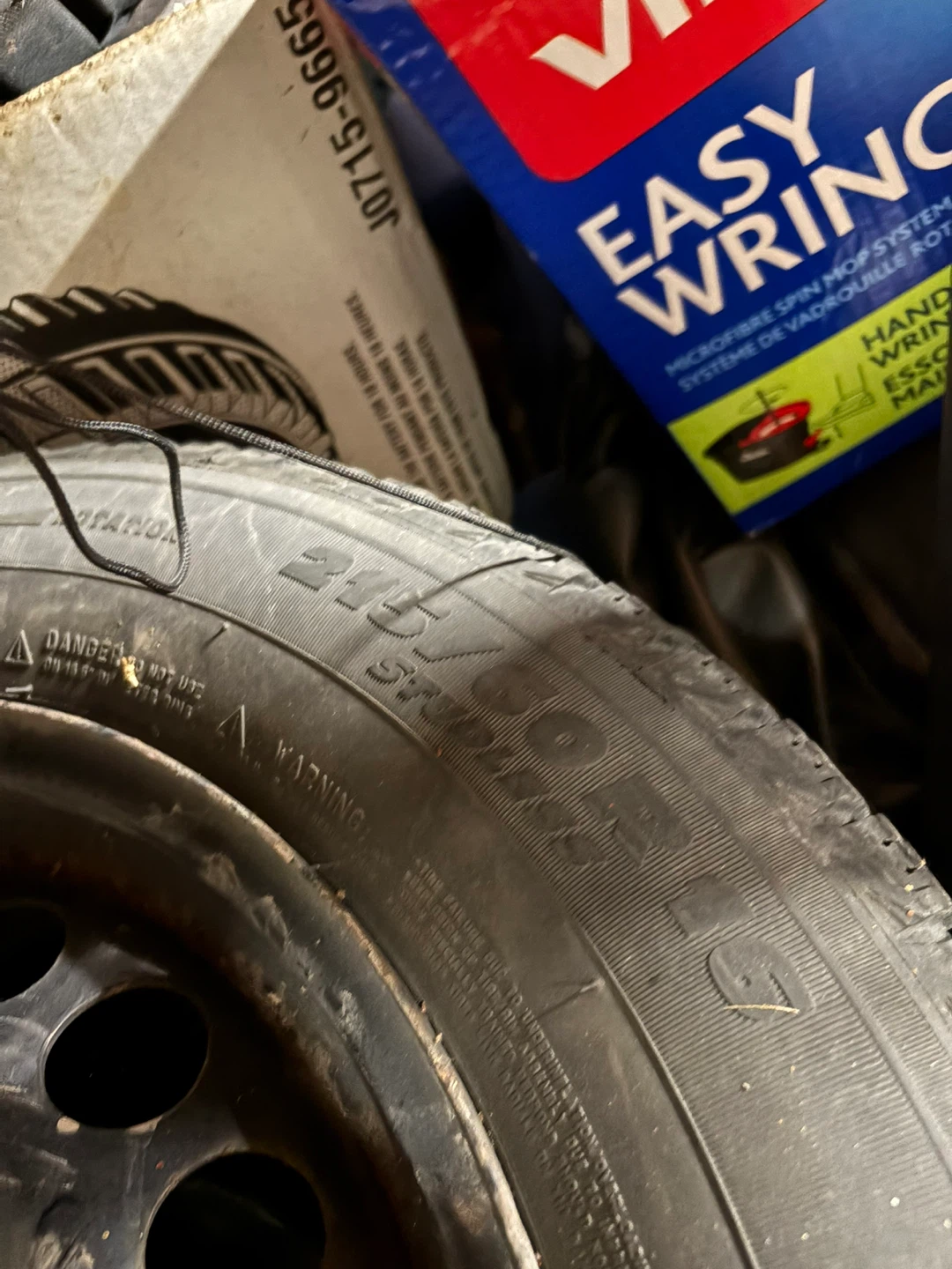 Michelin 215/60R16 Winter Tires on rims - photo 2