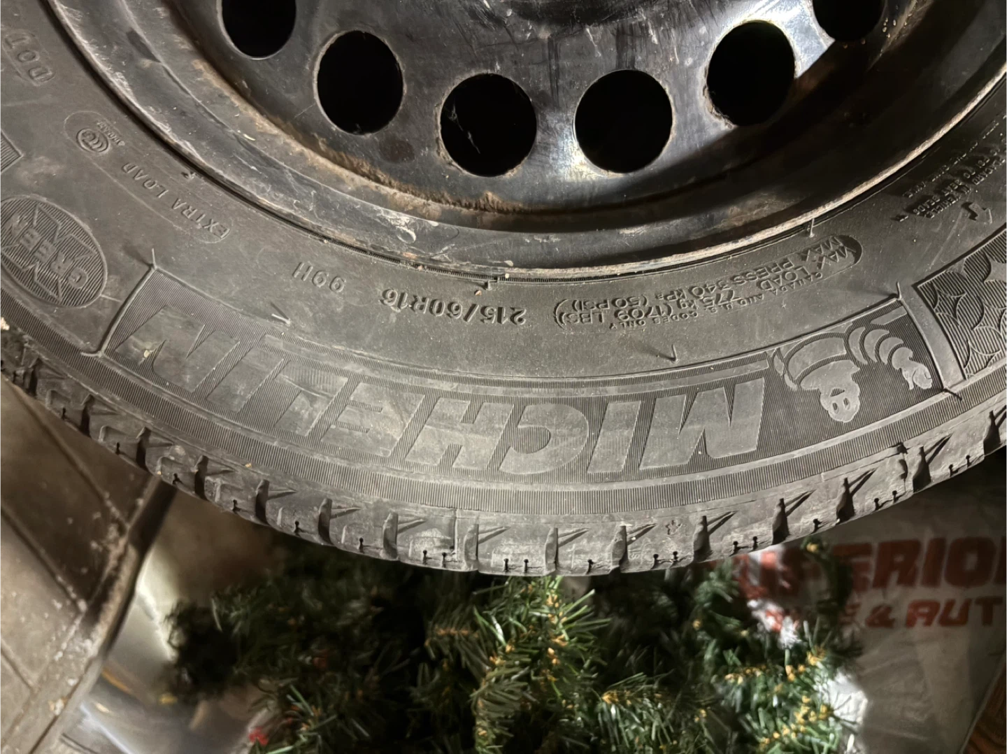 Michelin 215/60R16 Winter Tires on rims - photo 4