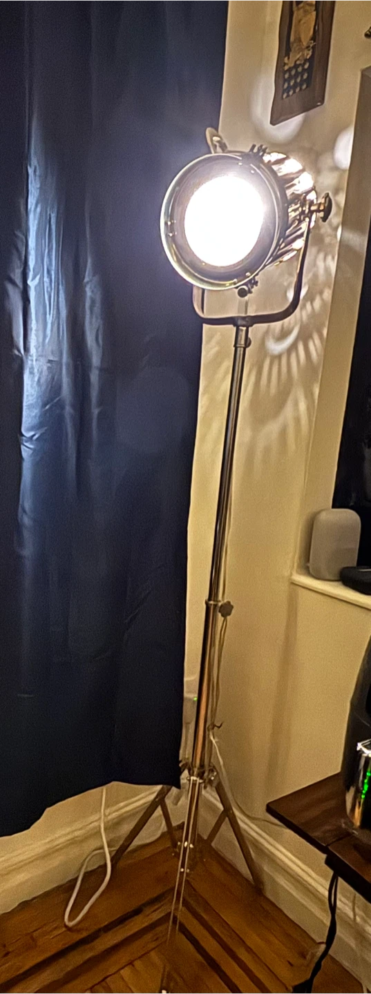 Studio Spotlight w/ Smartbulb - photo 3