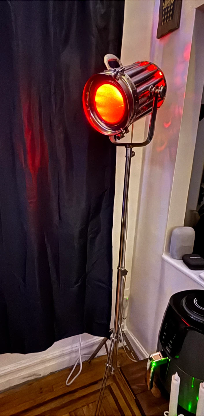 Studio Spotlight w/ Smartbulb