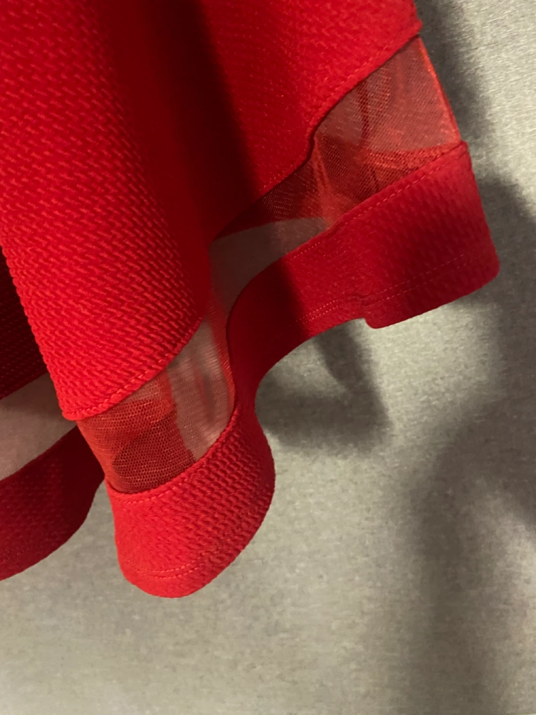 LIKE NEW: Girls Beautiful Red Dress with Bow Size 6 - photo 5