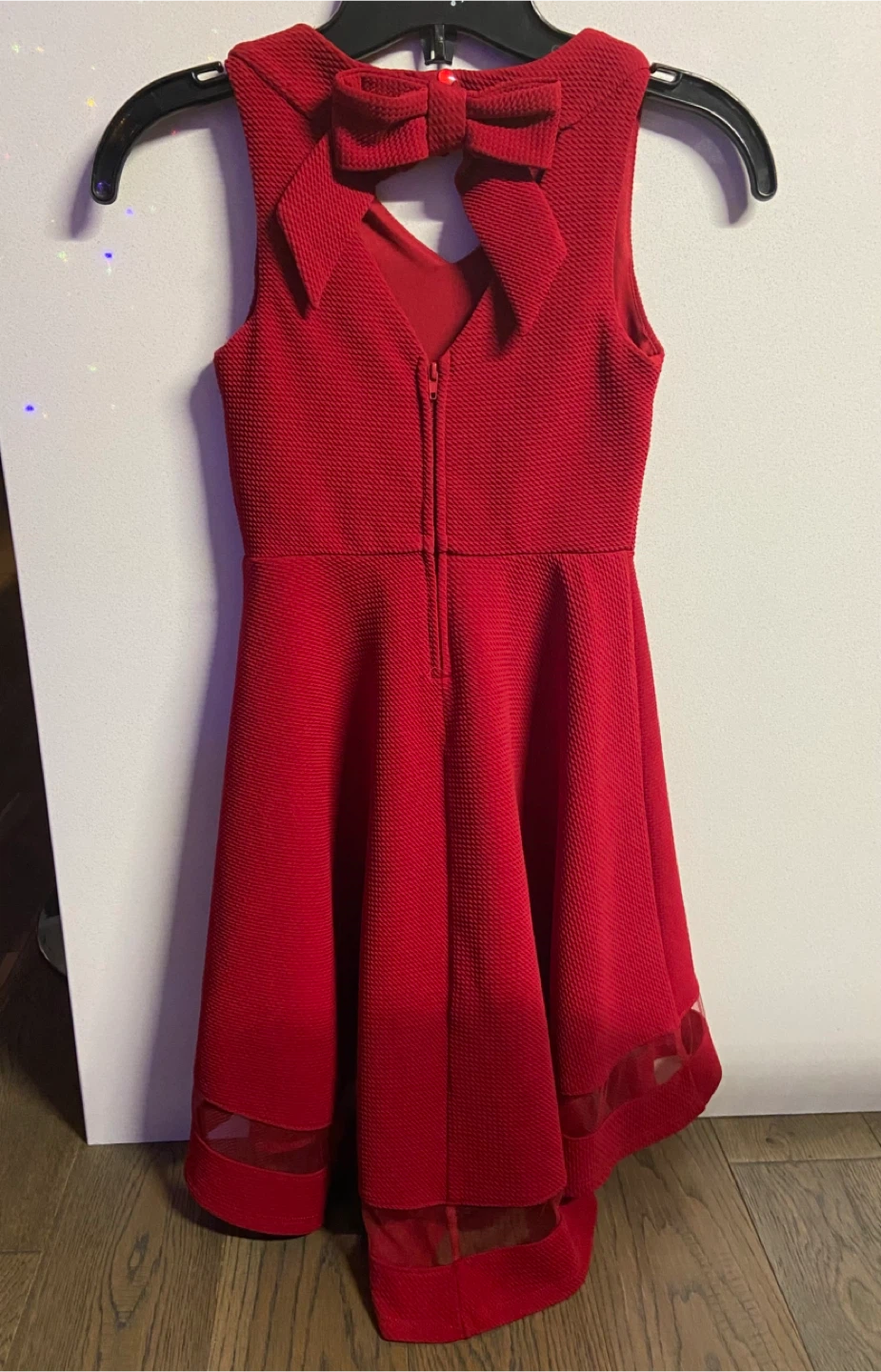 LIKE NEW: Girls Beautiful Red Dress with Bow Size 6 - photo 2