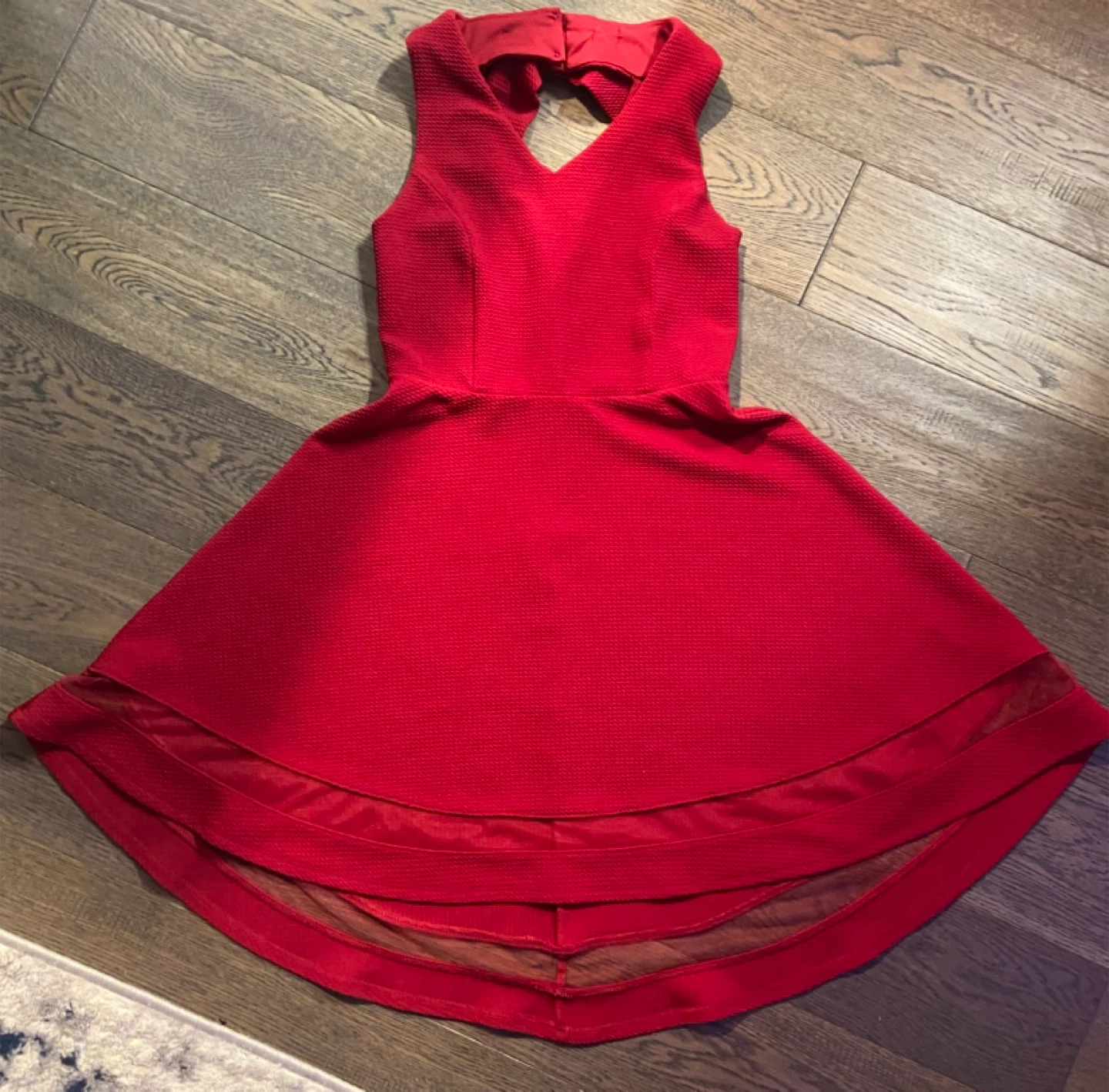 LIKE NEW: Girls Beautiful Red Dress with Bow Size 6 - photo 3