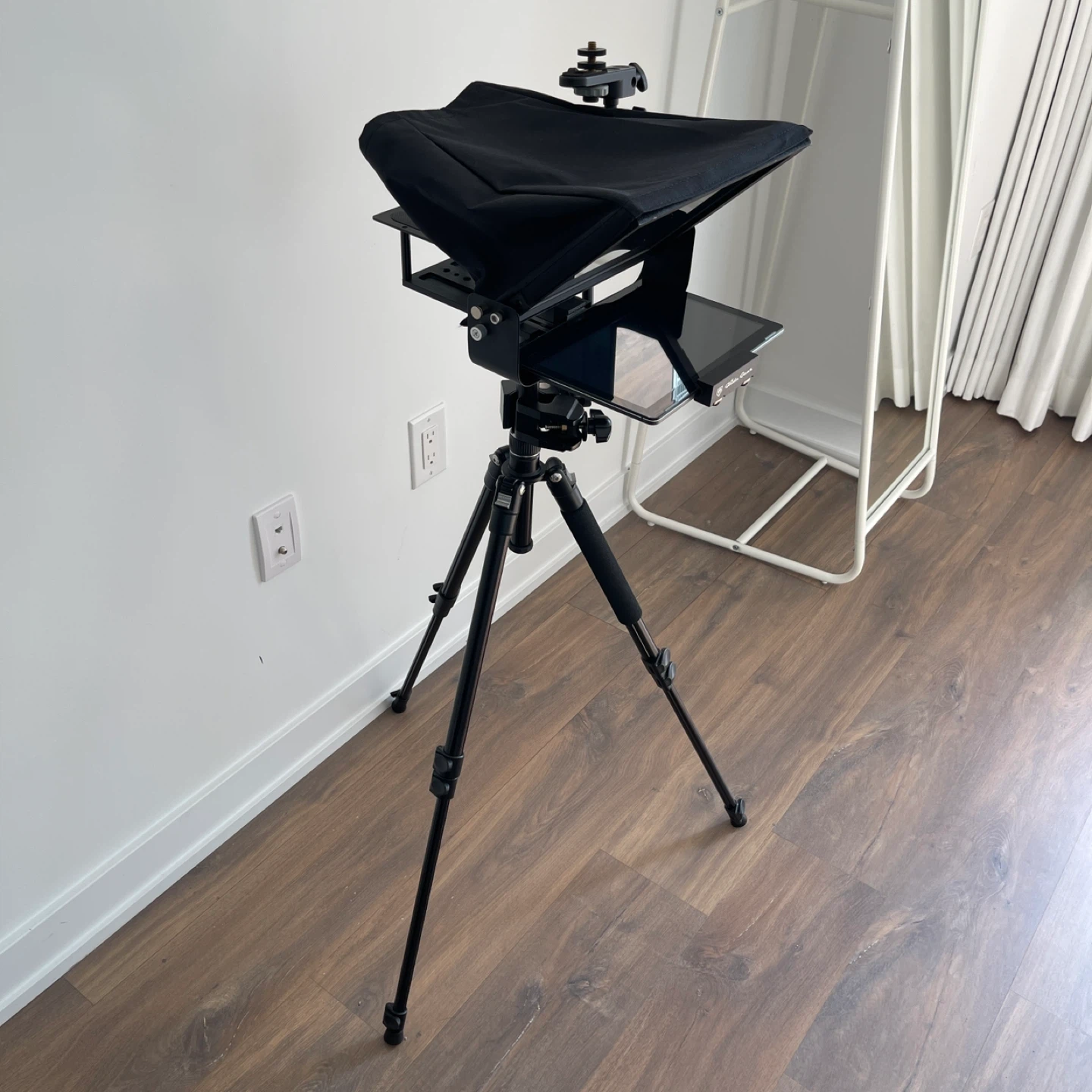 Glide Gear teleprompter (comes with tablet and tripod) - photo 2