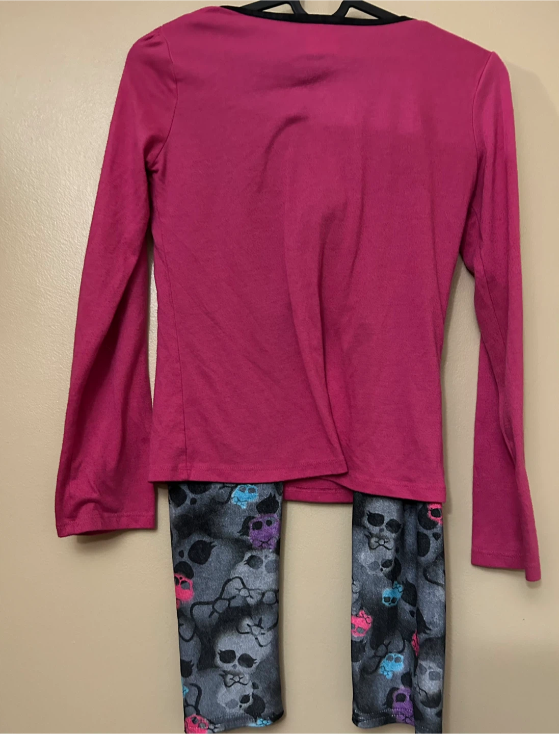 Monster High Pajamas girls size 7/8 - photo 2