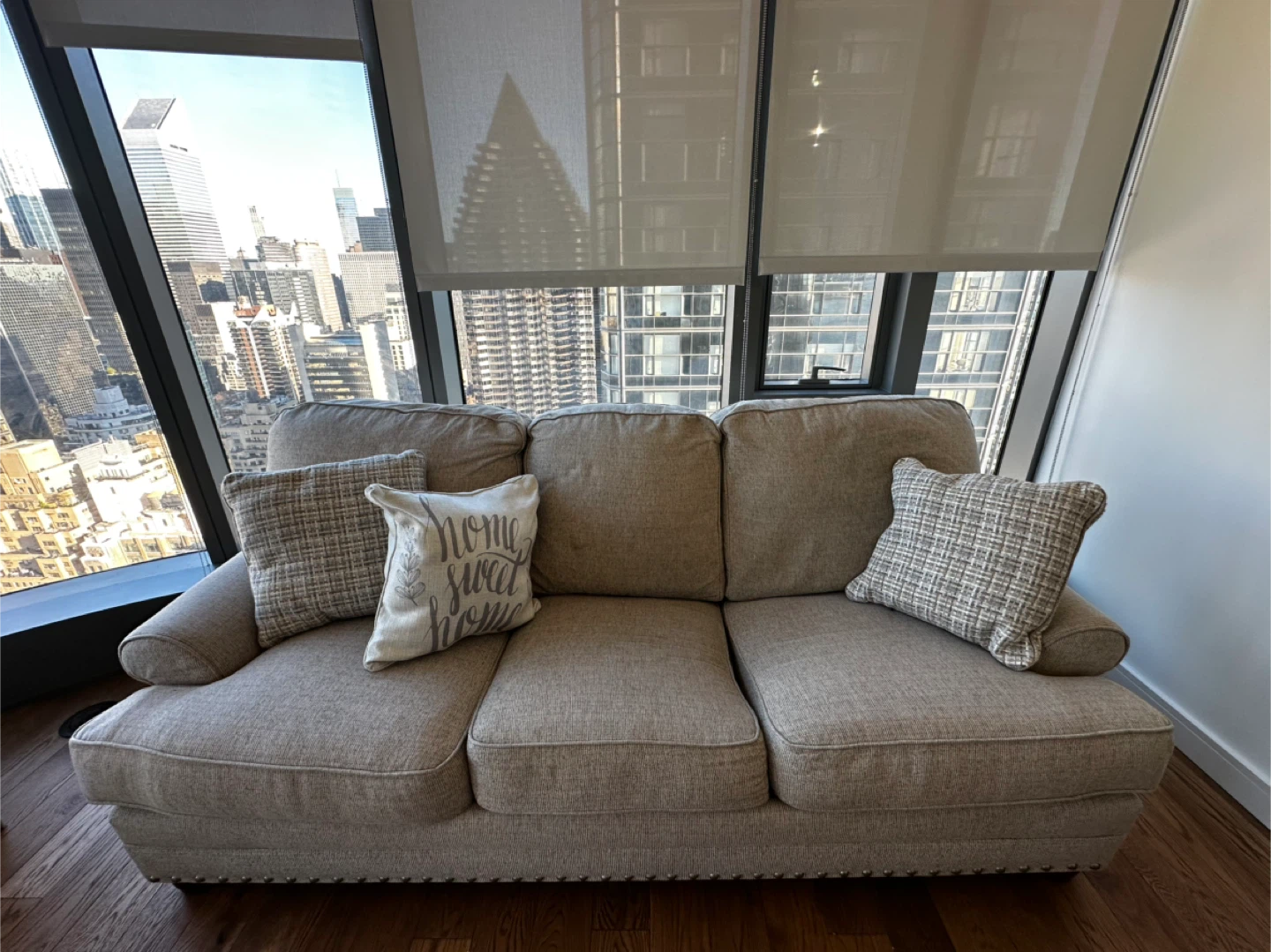 3 Seater Sleeper Sofa/FREE ITEMS - photo 3