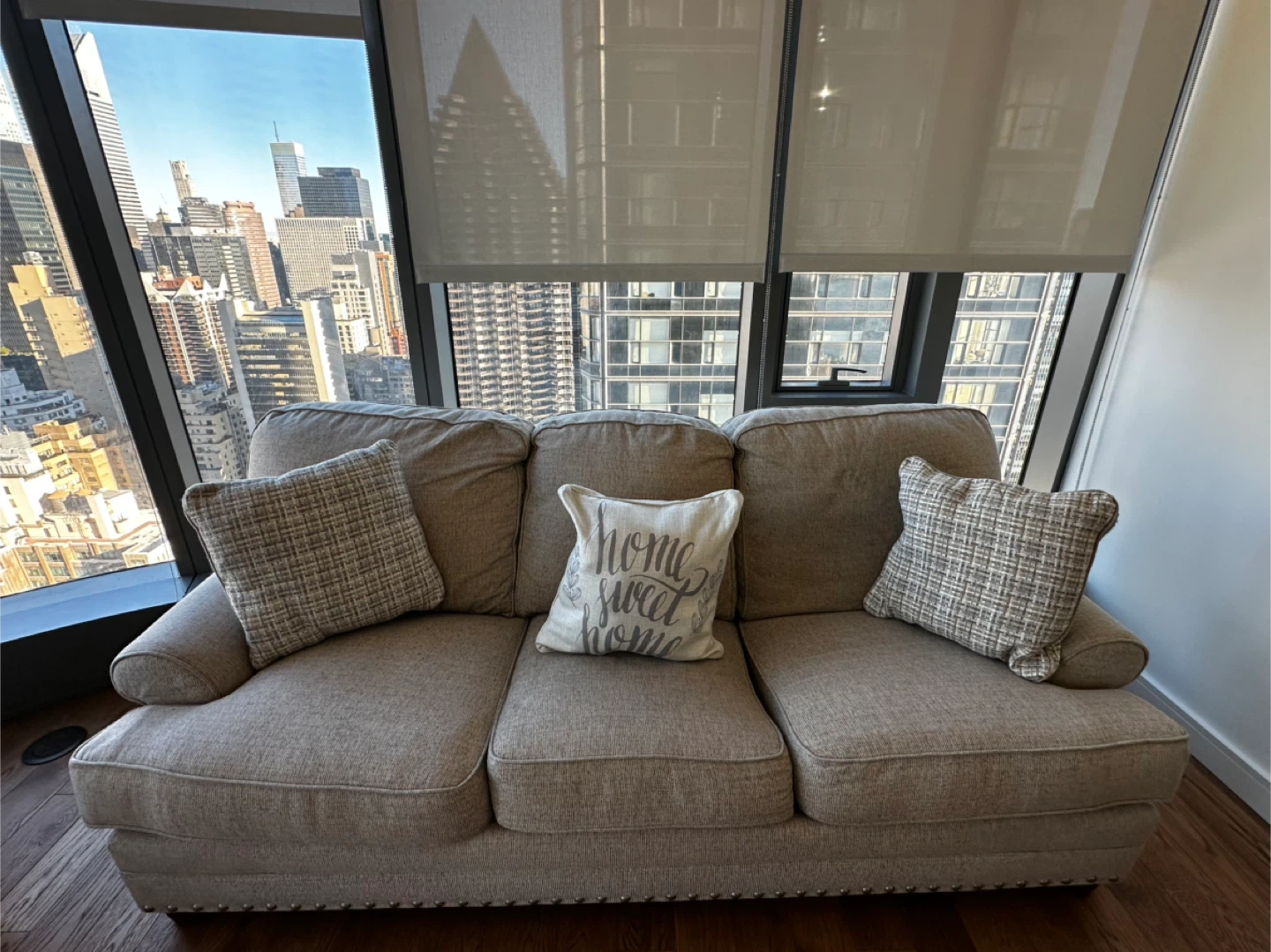 3 Seater Sleeper Sofa/FREE ITEMS - photo 5