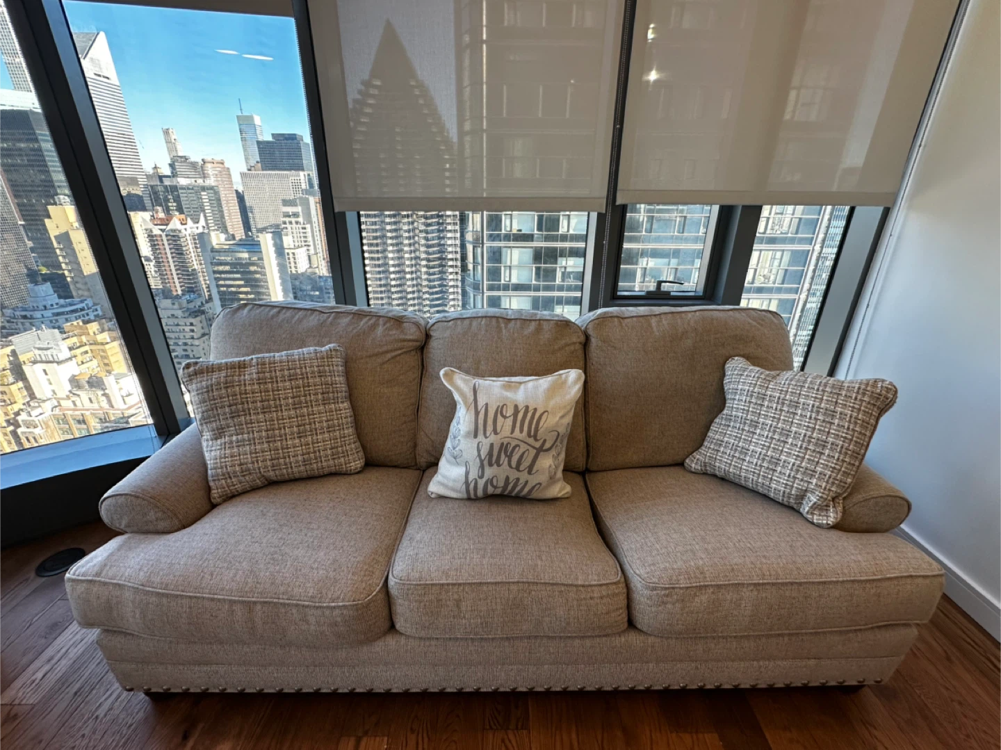 3 Seater Sleeper Sofa/FREE ITEMS