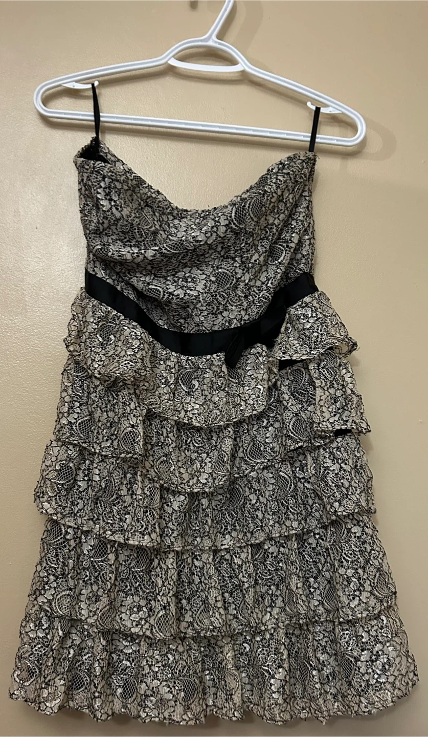Strapless Dress with a Lace Pattern {S/M}