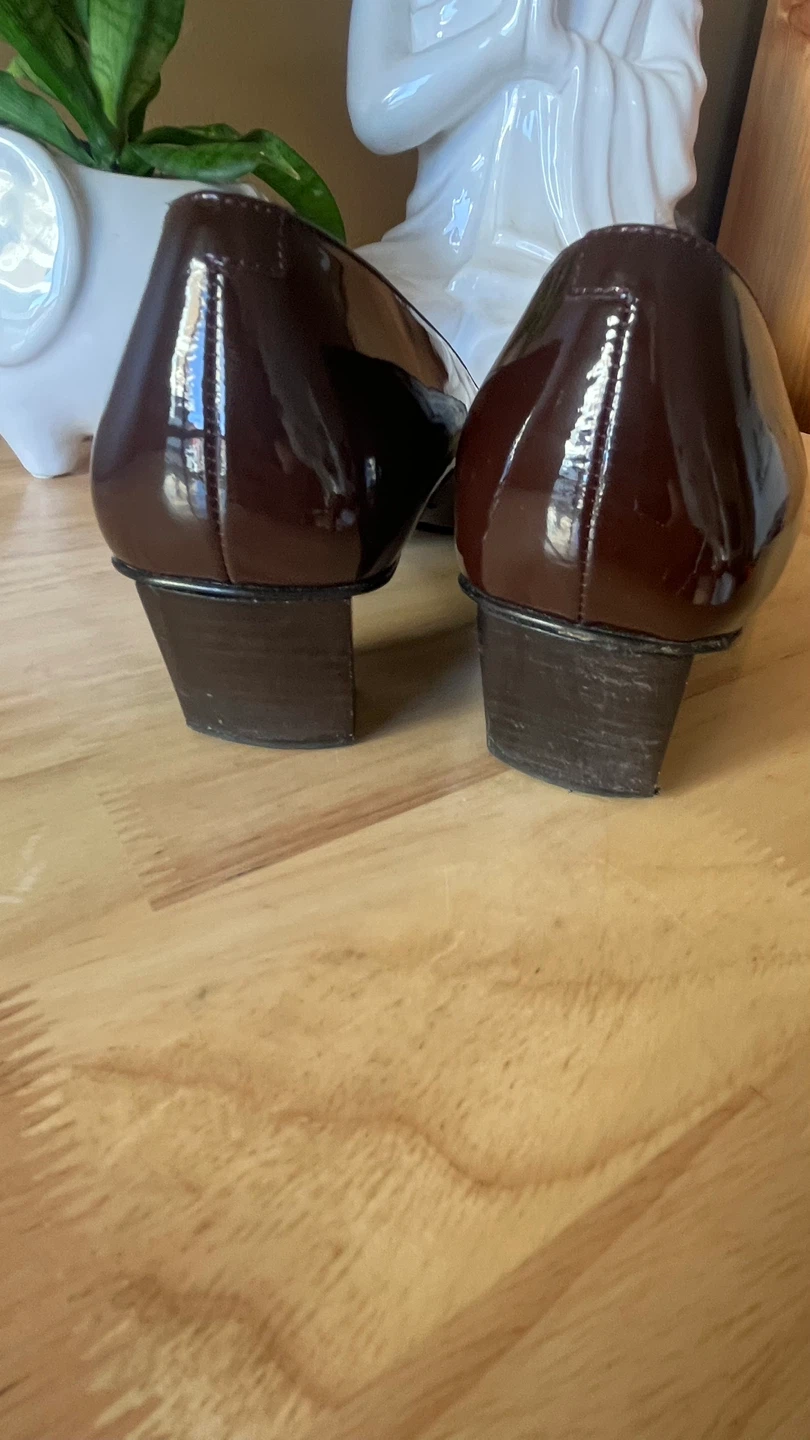 Roger Vivier Brown Patent Leather Pumps - photo 4