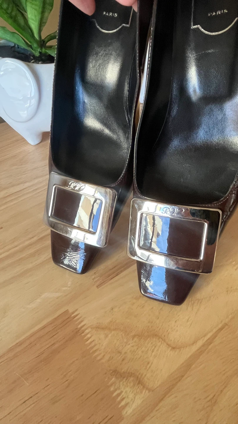 Roger Vivier Brown Patent Leather Pumps - photo 2