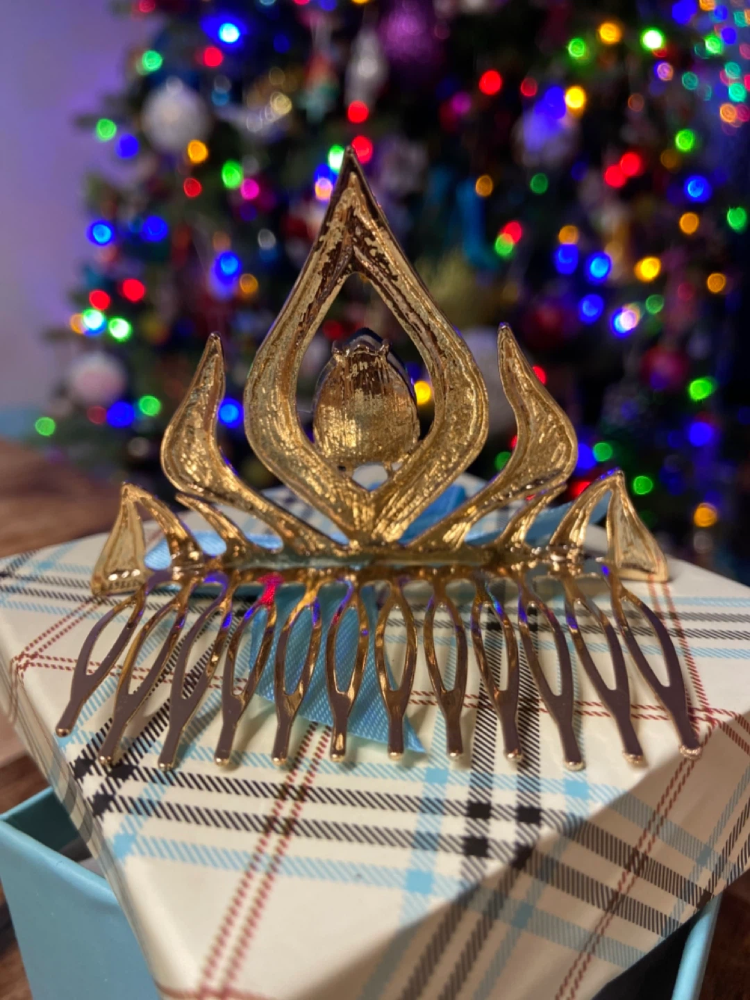 NEW IN BOX: Frozen Elsa Gold Comb Tiara with Blue Gem - photo 3