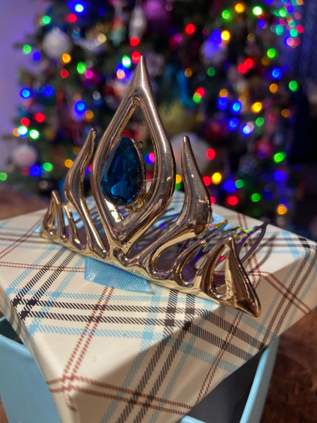 NEW IN BOX: Frozen Elsa Gold Comb Tiara with Blue Gem - photo 5