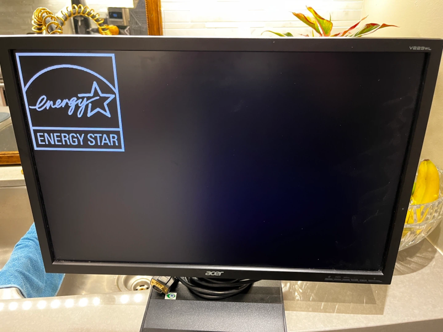 Acer V223WL 22 inch LCD Monitor - photo 2